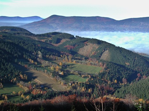 Pohled z Lysé hory směrem ke Skalce